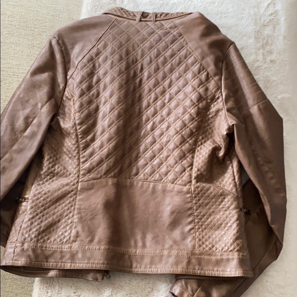 Leather jacket - Picture 3 of 3